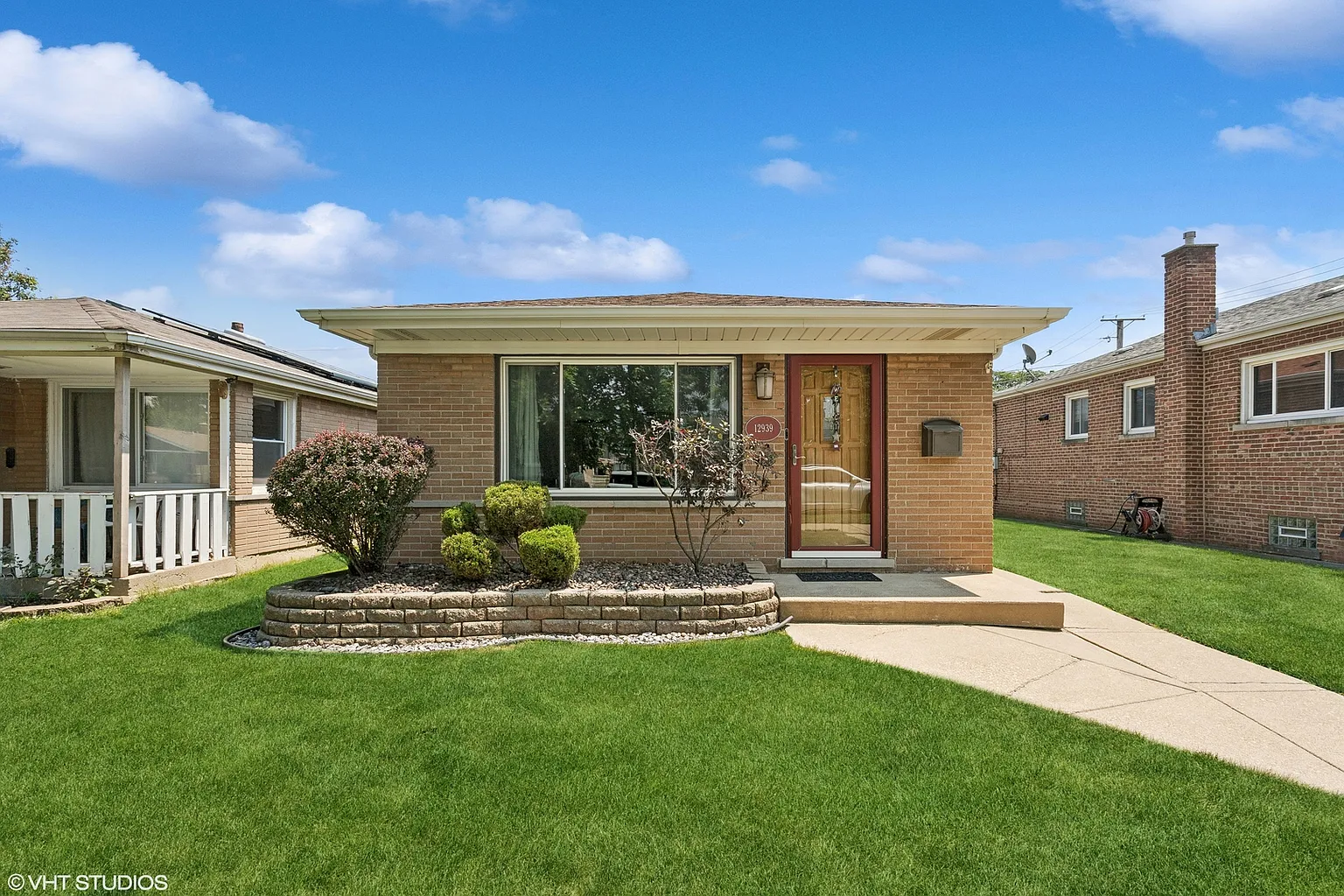 12939 S Escanaba Ave photo 1