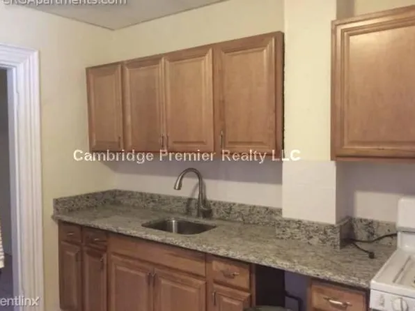179 1/2 Harvard St, Cambridge, MA