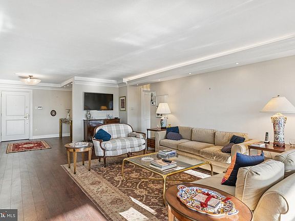 2nd image of 2401 Pennsylvania Ave APT 9B33