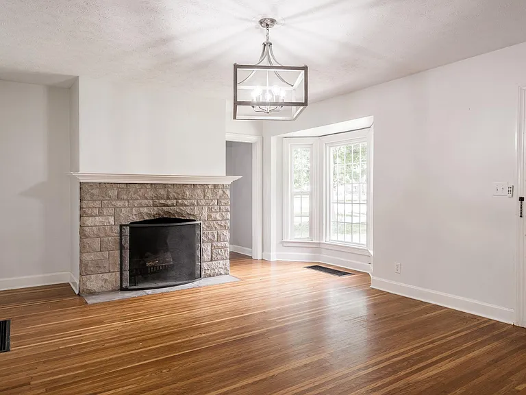 4204 Winchester Rd — Photo 3