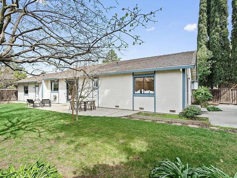 7242 Sharon Dr — Photo 14