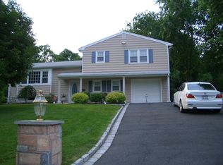 18 Dairy Farm Rd, Norwalk, CT 06851