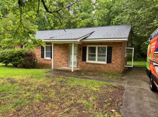512 Daniel Dr, Elm City, NC 27822