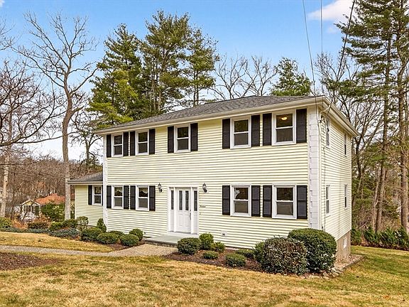2nd image of 16 Eastmount Rd