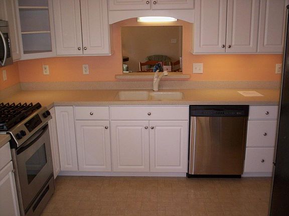 5th image of 813 Lees Ct