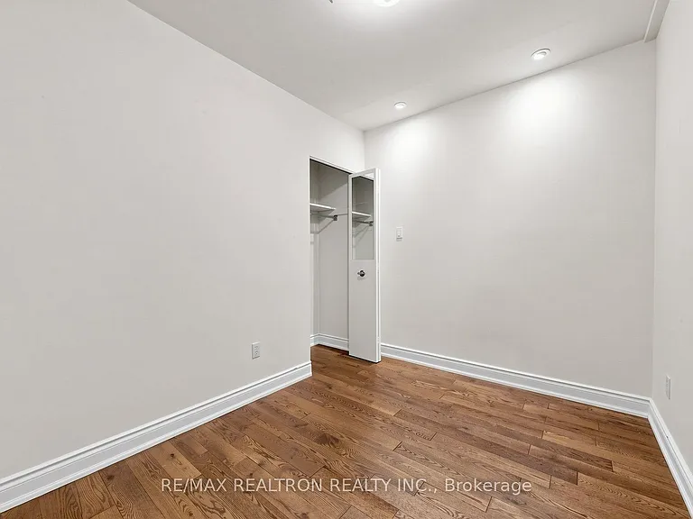30 McGill St — Photo 23