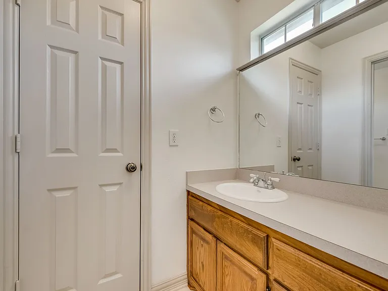 120 Cambridge Ct — Photo 9