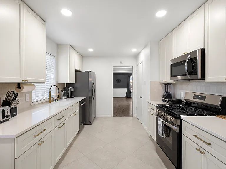 1308 Glen Cove Dr — Photo 11