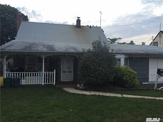 1st image of 450 Gardiners Ave