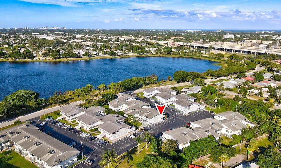 1st image of 2204 Lake Osborne #14