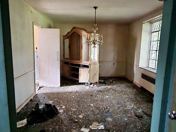 4th image of 5114 W Dauphin St