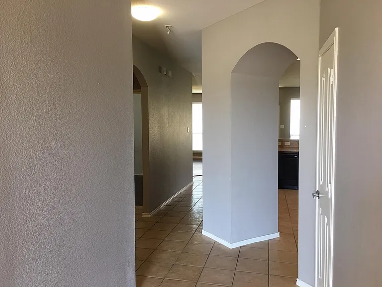 4024 Claymore Ln — Photo 4