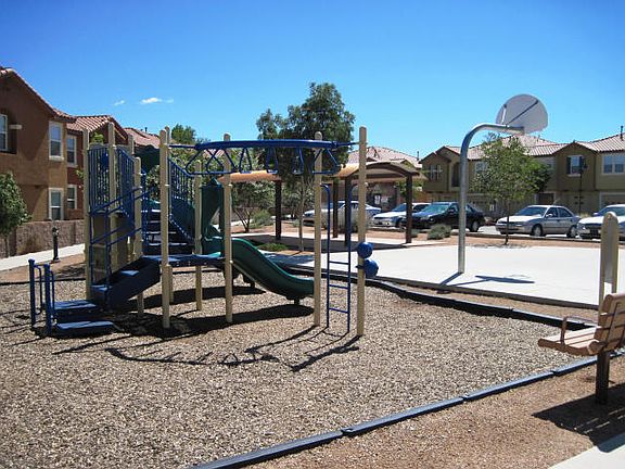 3rd image of 601 Menaul Blvd NE Unit 303