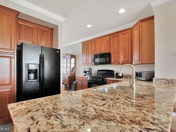 2nd image of 250 Woodstream Blvd