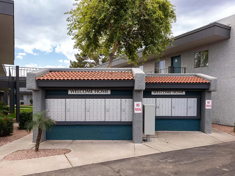 Camelback Cove Apartments — Photo 30