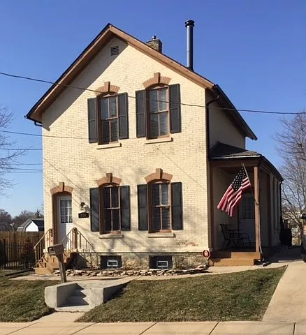324 Franklin Blvd photo 1