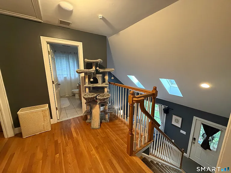 232 Scott St — Photo 10