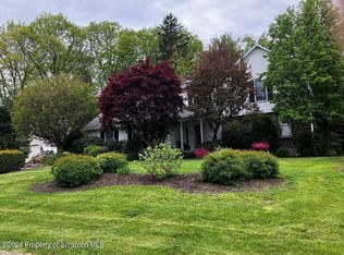 1406 Spyglass Ln, Clarks Summit, PA 18411
