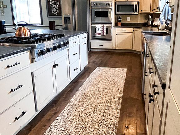 4th image of 301 Teala Dr