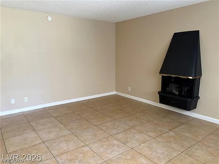 2080 Karen Ave #17 — Photo 5
