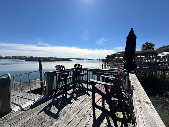 5th image of 315 Inlet Rd.
