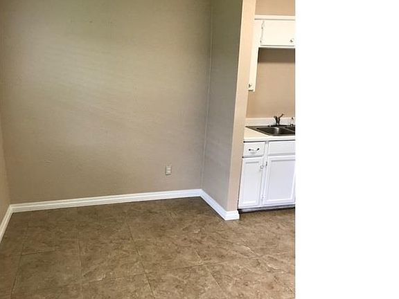 4th image of 522 Altitude St APT 4