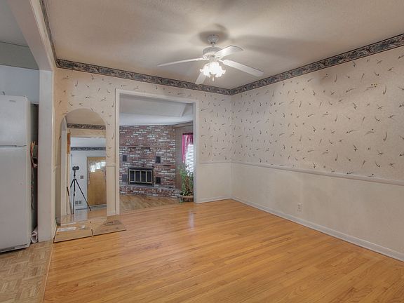 5th image of 6109 Harris Ave