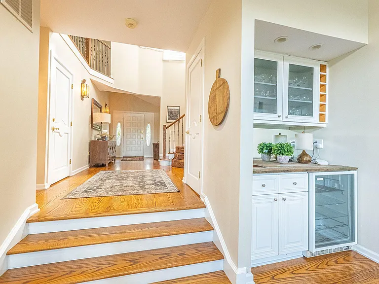20 Shore Rd — Photo 13
