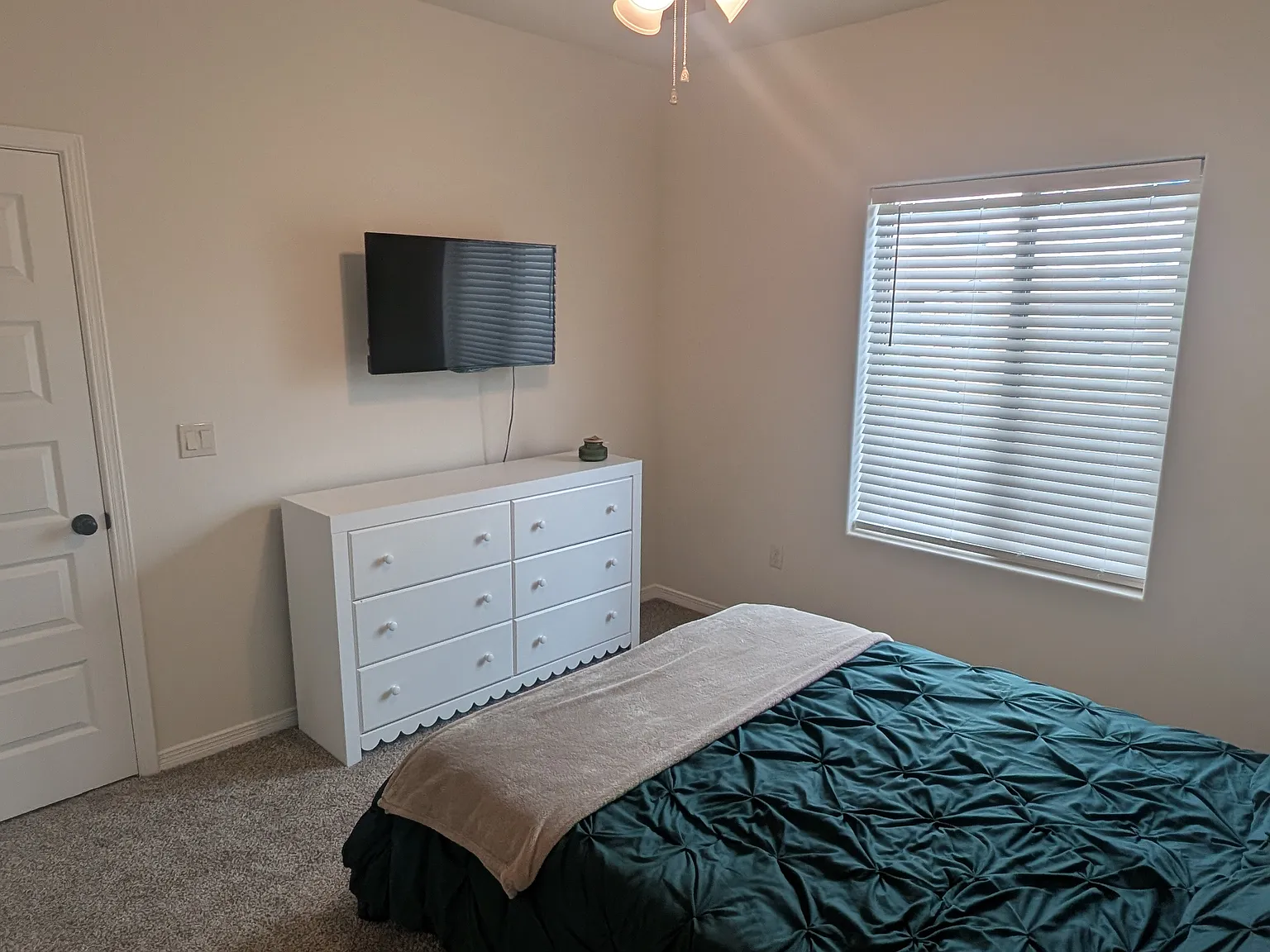 3 bed, 1743 sqft, $795 — Photo 2