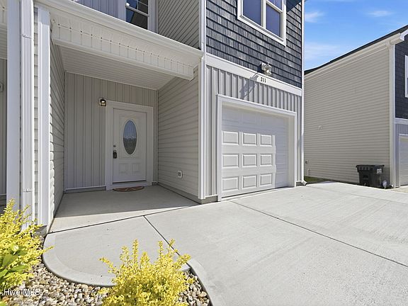 5th image of 211 Holly Sands Loop