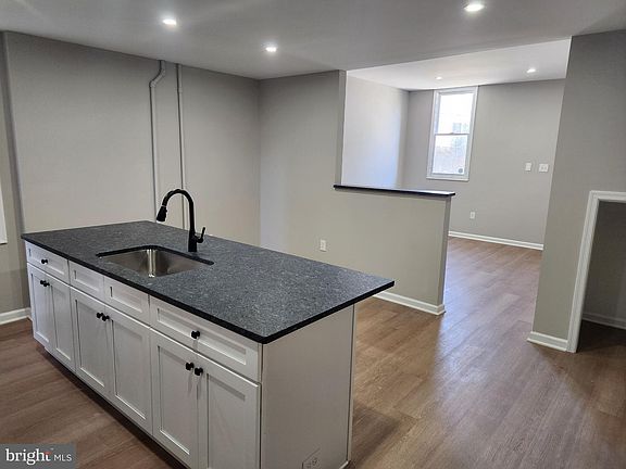 3rd image of 26 N 2nd Ave