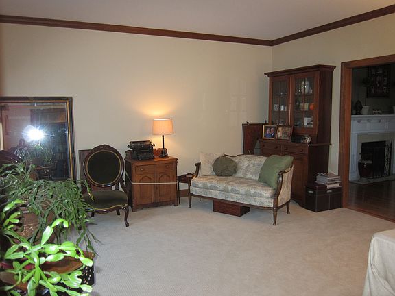 5th image of 8128 Briarwood Dr