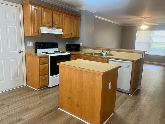 5th image of 11011 Woody Dr
