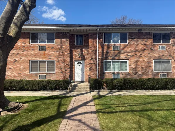 105 Prime Avenue #F1, Huntington, NY 11743