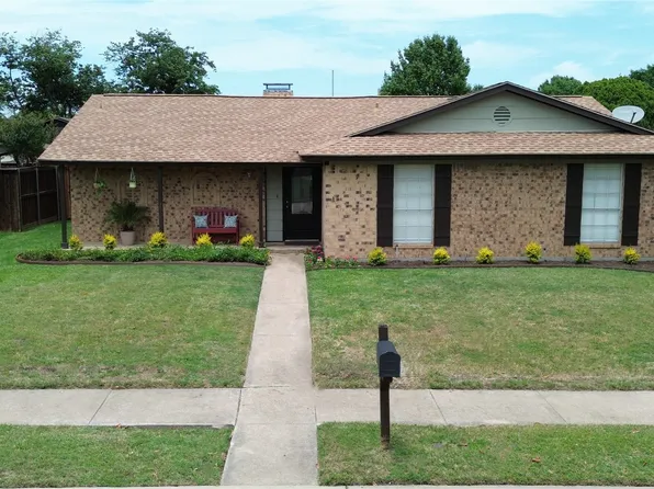2137 Village Green Dr, Garland, TX 75044