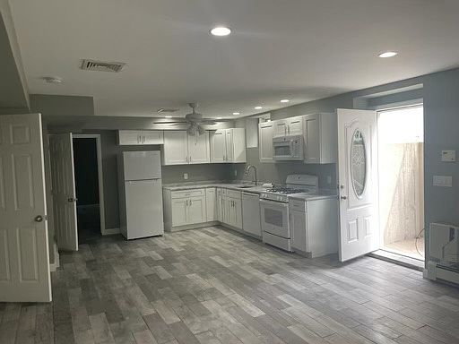 2nd image of 41 Sherwood Ave #2