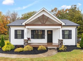 904 Ball Park Rd, Thomasville, NC 27360