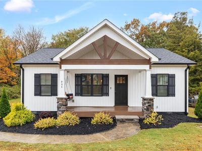 904 Ball Park Rd, Thomasville, NC, 27360