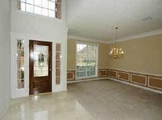 1111 Pinewood Ln, Seabrook, TX 77586