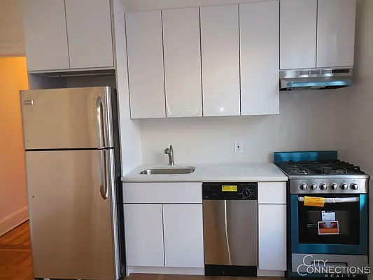Rented by City Connections Realty | media 15
