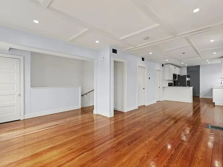 1008 Winthrop Ave — Photo 15