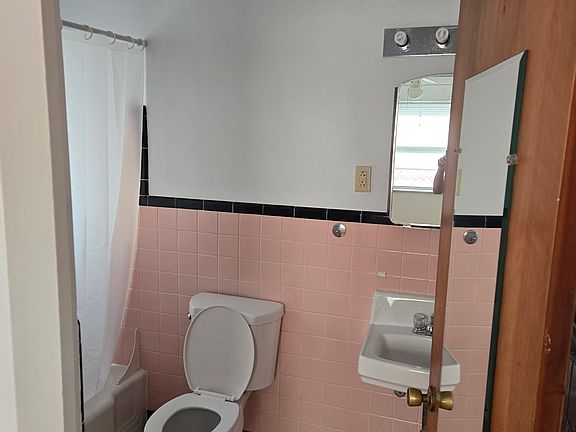 5th image of 304 N Morrison Ave APT 7