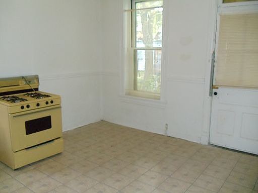 5th image of 3417 Dunnica Ave