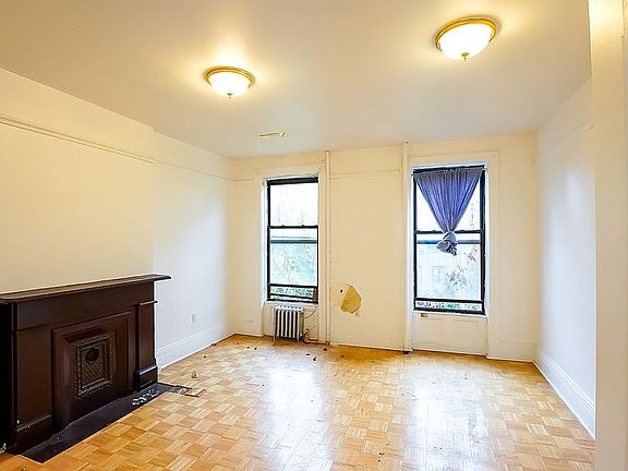 5th image of 234 W 132nd St