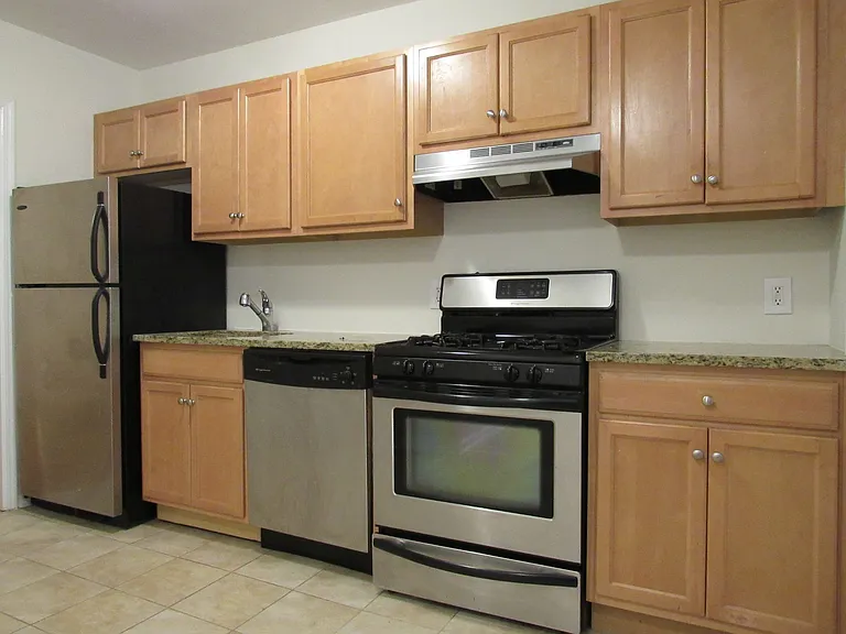 The Regis at 93 Pine — Photo 3