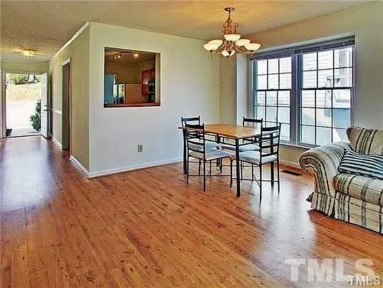 2 bed, 2.5 bath, 1081 sqft, $1,600 — Photo 4