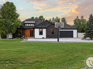 5345 Mule Deer Ct, Billings, MT 59106