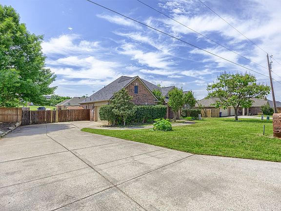 2nd image of 501 Tiger Ln