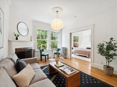 7 Linnaean St APT 1, Cambridge, MA, 02138