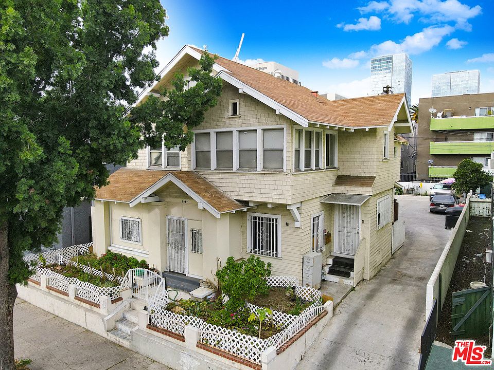 1st image of 2947 W 8th St #1